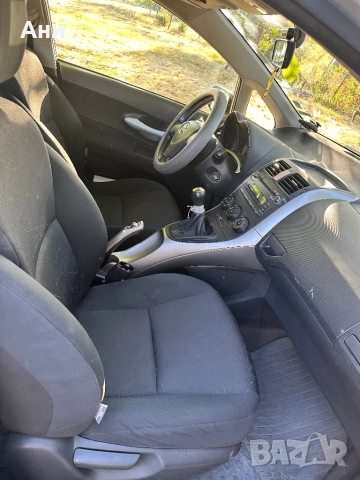 Тойота аурис, снимка 4 - Автомобили и джипове - 51804575