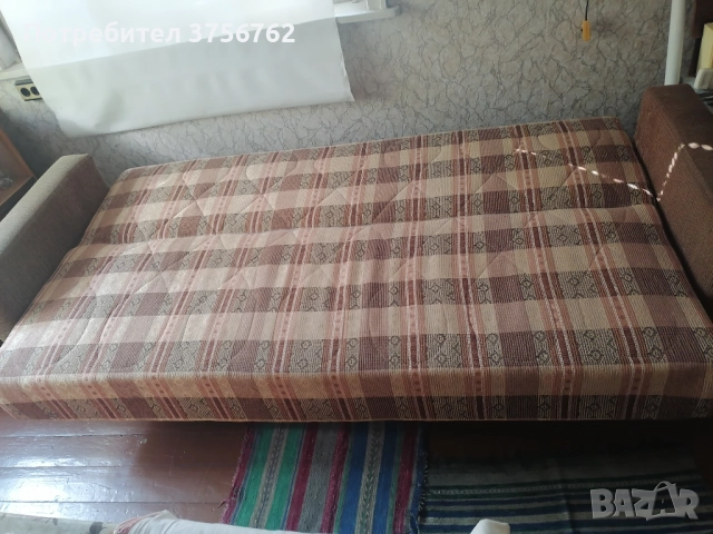 Продавам запазен разтегателен диван , снимка 4 - Дивани и мека мебел - 52079752