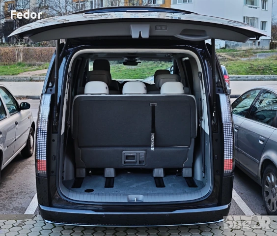 Продавам Hyundai Staria Premium 4x4 2.2 6+1, снимка 11 - Автомобили и джипове - 53395434