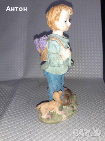 Сувенир Момче с куче на гроздобер., снимка 2 - Други ценни предмети - 32799654