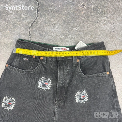 Tommy Jeans Ultra High Rise Tapered "Mom" Jeans – Черен деним с бродерия, снимка 6 - Дънки - 53300227