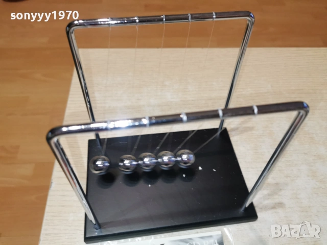 Люлката на Нютон 18Х18Х12СМ 1401261736, снимка 3 - Колекции - 53099163