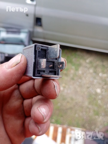 Реле 370 8DC951253  V23134-352-X500 фолцваген Ауди Сеат Шкода , снимка 3 - Части - 53071215