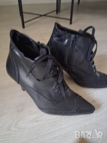 Чисто нови боти от ест.кожа, снимка 2 - Дамски боти - 51129335