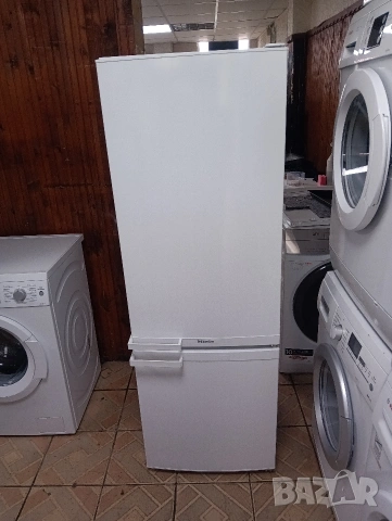 Като нов комбиниран хладилник с фризер Миеле Miele с две години гаранция!