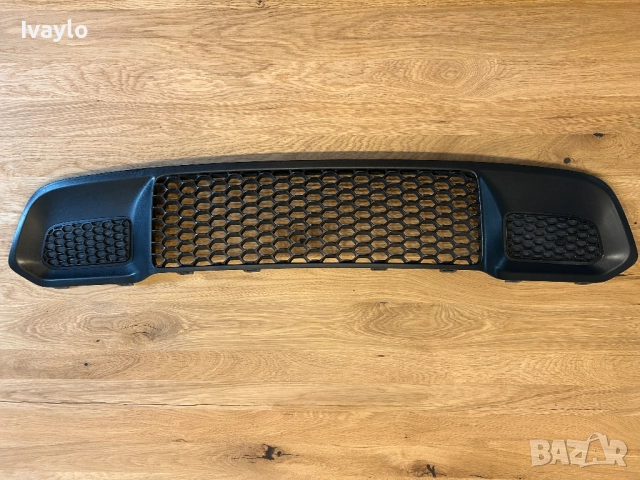Долна решетка Jeep Grand Cherokee WK2