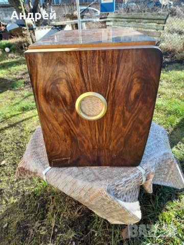 Стар радиограмофон Латвия, снимка 3 - Антикварни и старинни предмети - 43643156