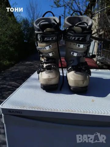 скиорски обувки