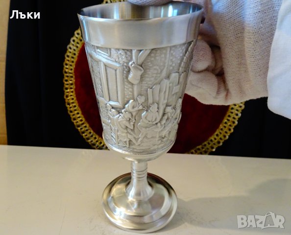 Чаша от калай за вино с релефна кръчмарска картина. , снимка 8 - Антикварни и старинни предмети - 44116999