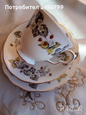 Английски сервиз за чай костен порцелан Royal Vale, снимка 1 - Чаши - 42949300
