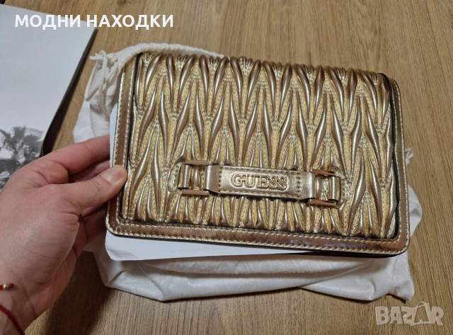 GUESS Оригинална Дамска Чанта, снимка 11 - Чанти - 53509255