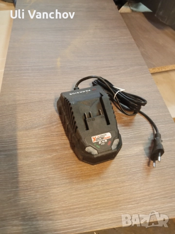 Винтоверт зарядното батерии , снимка 4 - Винтоверти - 52957348