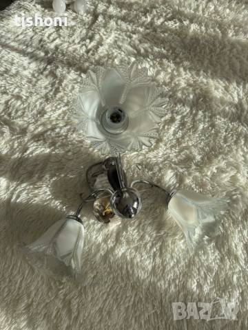 Стъклен Полилей , снимка 2 - Лампи за таван - 52938058