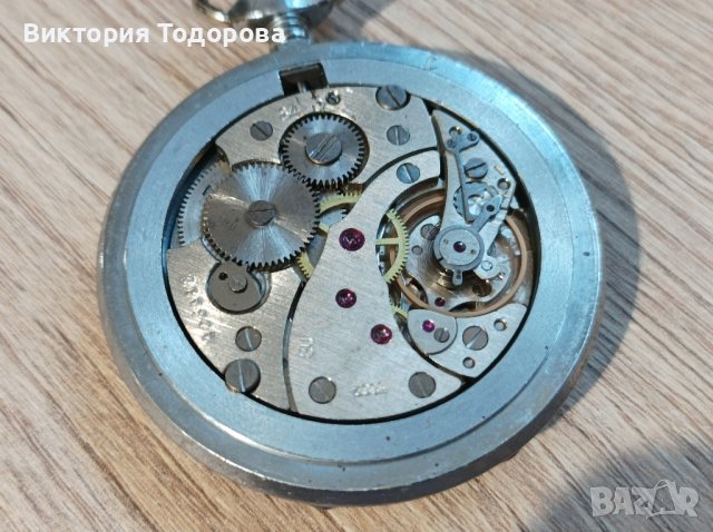 Прекрасна Молния червен циферблат , снимка 9 - Антикварни и старинни предмети - 43370757