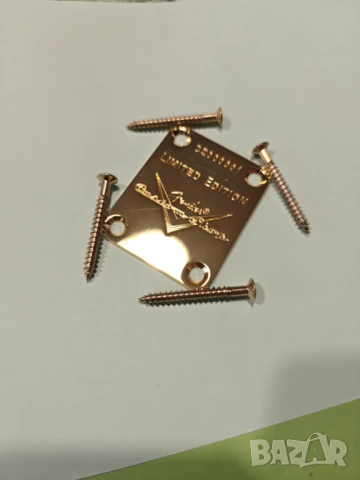 Neck Plate с лого Fender Custom Shop Limited Edition, снимка 5 - Китари - 51040054