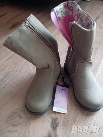 Нови F & F Ботуши за момиче 22 номер, снимка 2 - Детски боти и ботуши - 50730986