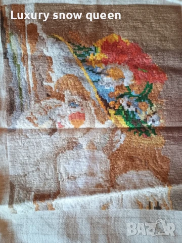 гоблен пейзаж и момиче с шапка