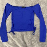 Кроп топ блуза с паднало рамо Bershka S, снимка 1 - Блузи с дълъг ръкав и пуловери - 43674753