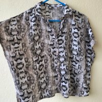 Къса блузка H&M змийска шарка - М , снимка 2 - Ризи - 36820521