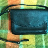 Дамска италианска малка черна чанта естествена кожа дълга дръжка, снимка 3 - Чанти - 34944261