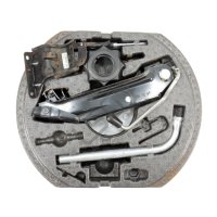 Комплект крик и ключ за гуми Volkswagen Golf VI 2008-2016 ID: 117467, снимка 1 - Части - 43501344