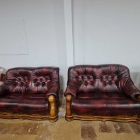 Кожени дивани цвят бордо две двойки с дървен обков, снимка 3 - Дивани и мека мебел - 39945175