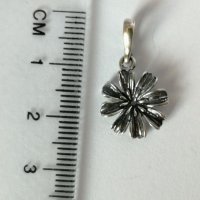 Нова сребърна висулка цвете, снимка 1 - Колиета, медальони, синджири - 28652331