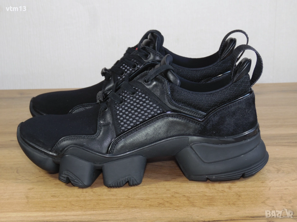 Givenchy Jaw - 42,5 номер Оригинални! Made in Italy, снимка 1