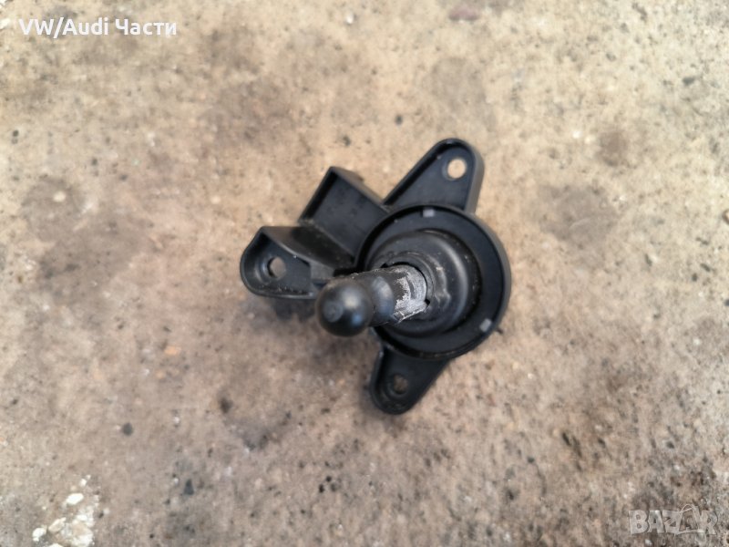 Закрепващ елемент крушка на фар за Мерцедес Mercedes Benz W203 1 301 329 215, снимка 1