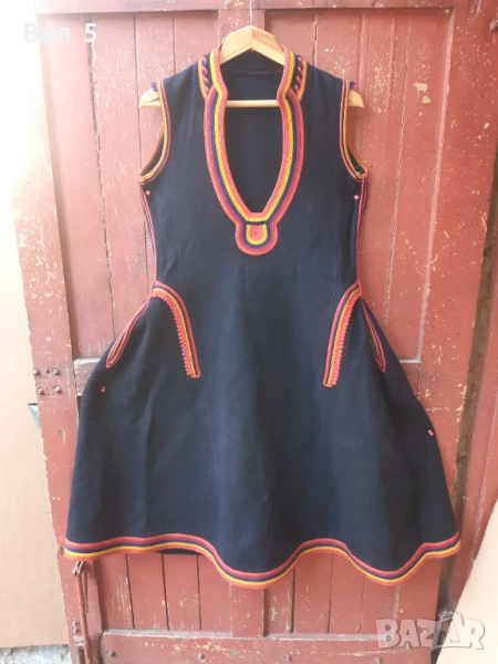 Автентичен красив вълнен сукман . Носия, снимка 1