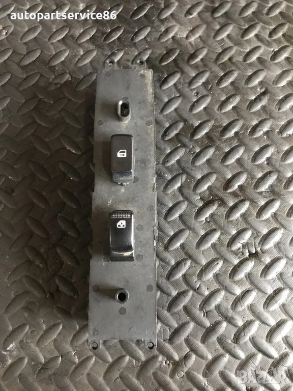 Бутон за предно ляво стъкло на врата за KIA Carnival 2007–2010 2.9 CRDi, 93575-4D510, снимка 1