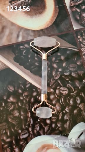 Ролер за лице от розов кварц с подарък пръстен , снимка 1