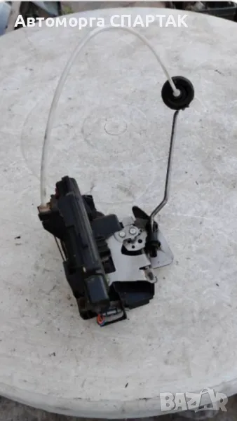 Брава за врата предна лява 8E2837015C Audi A4 B6 - UK, снимка 1