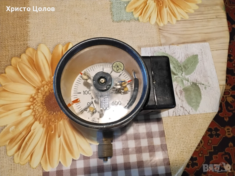 Контактен манометър до 6 атмосфери, снимка 1