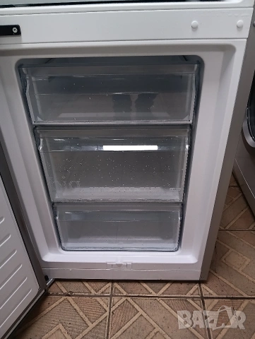 Иноксов комбиниран хладилник с фризер Сименс Siemens А+++ 2 години гаранция!, снимка 3 - Хладилници - 53461338