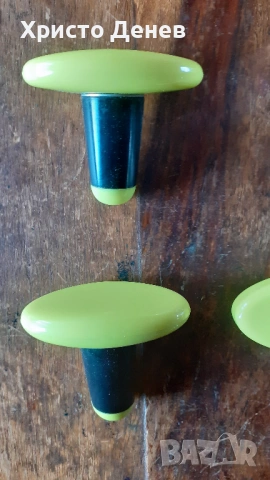 комплект тирбушон , отварачка и запушалки дизайнерски, стомана и светло зелени пластмасови части, снимка 7 - Аксесоари за кухня - 53020594