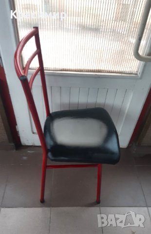 Червени метални столове, тапицирани с черна кожа , снимка 2 - Други стоки за дома - 43824142