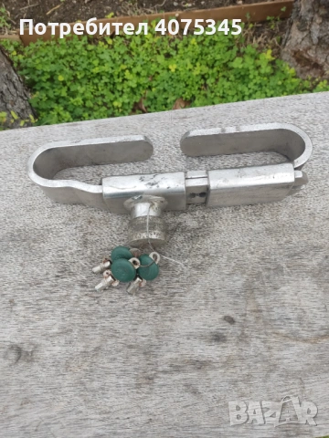 Скоба за заключване на вратите на хладилно полуремарке 