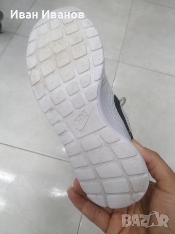оригинални маратонки Nike Rosherun Pure Platinum н 37,5-38, снимка 8 - Маратонки - 37757631