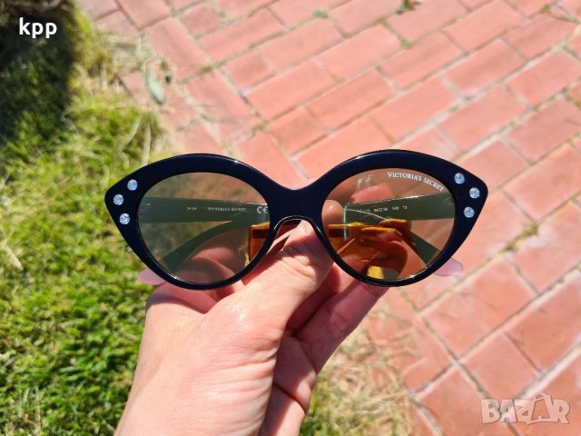Слънчеви очила Victoria's Secret, снимка 8 - Слънчеви и диоптрични очила - 32881450