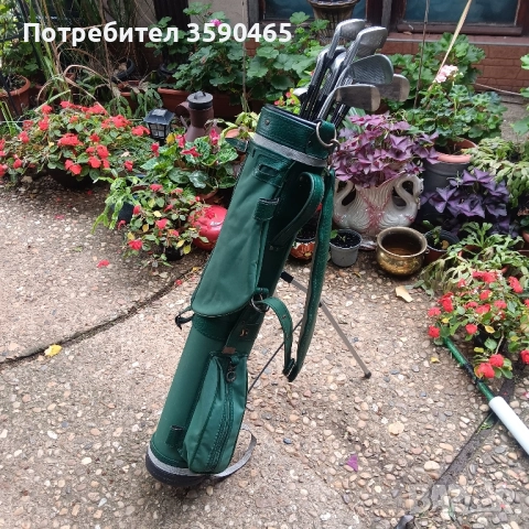 Две чанти със стикове за голф