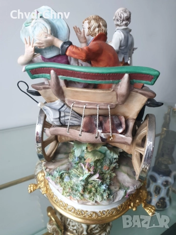 Capodimonte скулптура 45см/Каподимонте стара голяма порцеланова фигура-композиция/карета-любовници, снимка 10 - Статуетки - 52571683