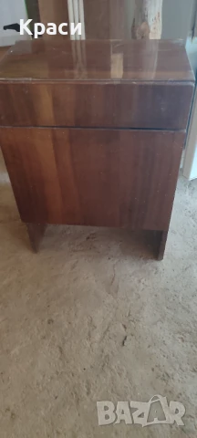 Шкафче нощно