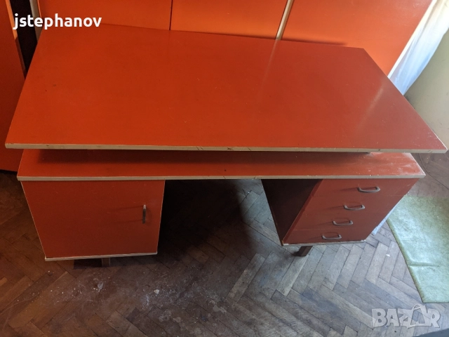 ПОДАРЯВАТ СЕ! Подарявам стари мебели - легла, шкафове, бюро, ракла, снимка 12 - Гардероби - 52641959