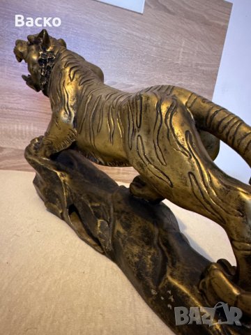 Статуетка, снимка 5 - Аксесоари за коса - 38674907