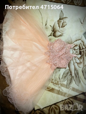 Продавам рокля