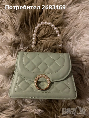 Малка зелена чанта с перли