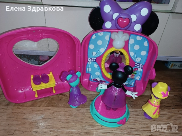 Музикален куфар гримьорна Мини маус Дисни, снимка 10 - Кукли - 51874117