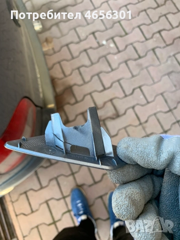 Предна дясна капачка на миялка на десен фар на Шкода Суперб само за 10лв. 3v0955110, снимка 3 - Части - 52489021