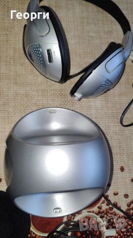 Безжични слушалки TCM със зарядна станция - идеално работещи, обхват до 10 метра., снимка 5 - Слушалки и портативни колонки - 51968419